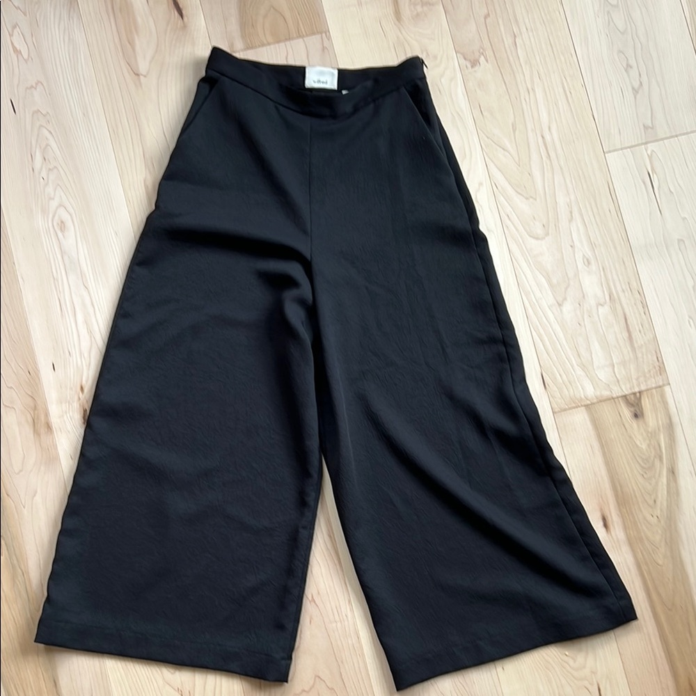 Wilfred Charcoal Gray Trousers